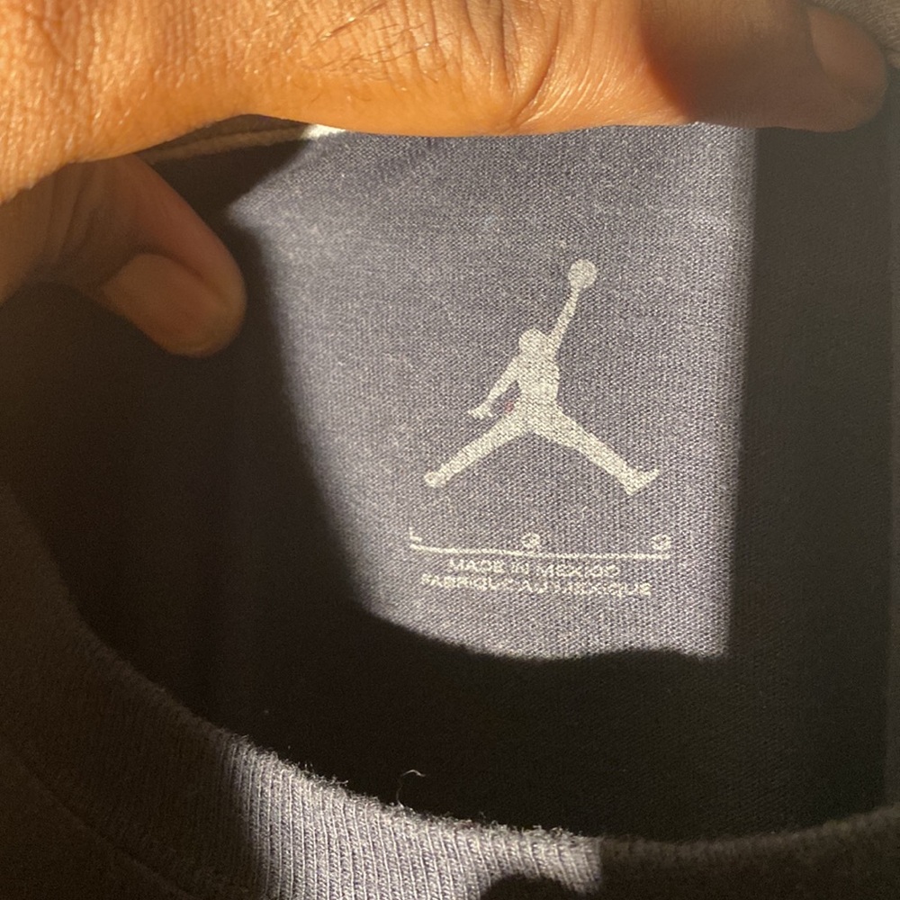 Retro 11 - Picture 2 of 4